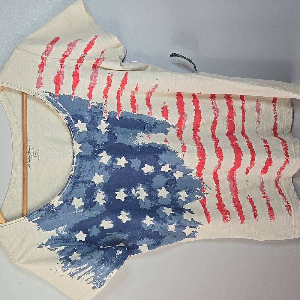 Eddie Bauer Size Medium Patriotic Flag Short Sleeve T-shirt - NEW